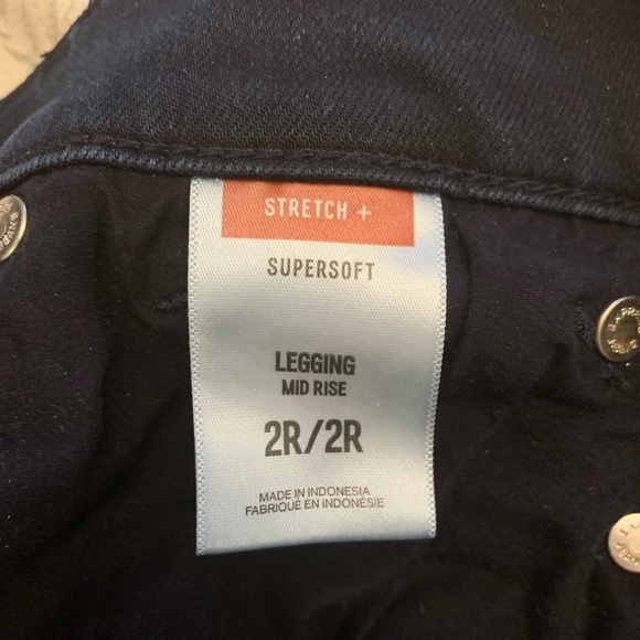 Express Supersoft Mid-Rise Dark Wash Jeans - Picture 3 of 5